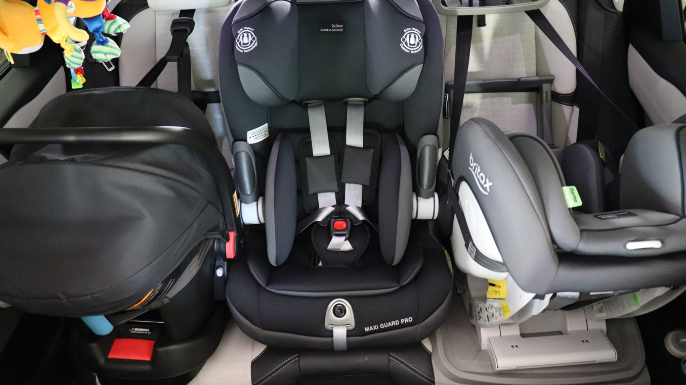 Cars with built outlet in booster seats 2018