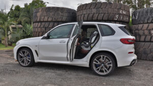 BMW X5 M50d 2019 takes three child seats