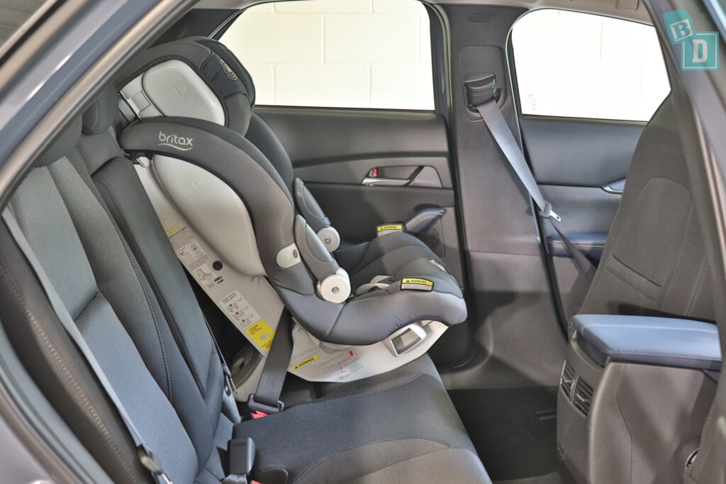 Mazda CX-30 Evolve 2020 with child seats installed