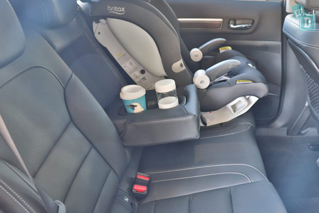 Renault Koleos Intens 2020 with one child seat installed