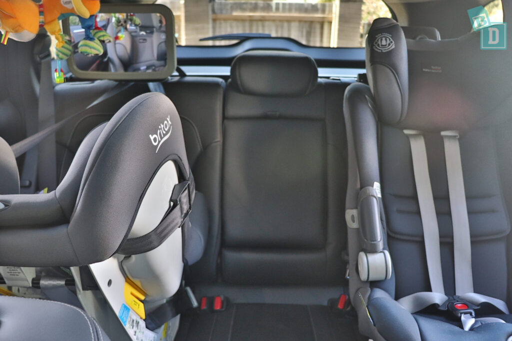 Renault Koleos Intens 2020 with two child seats installed