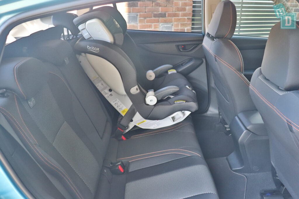 Subaru XV hybrid 2020 with forward facing child seat installed