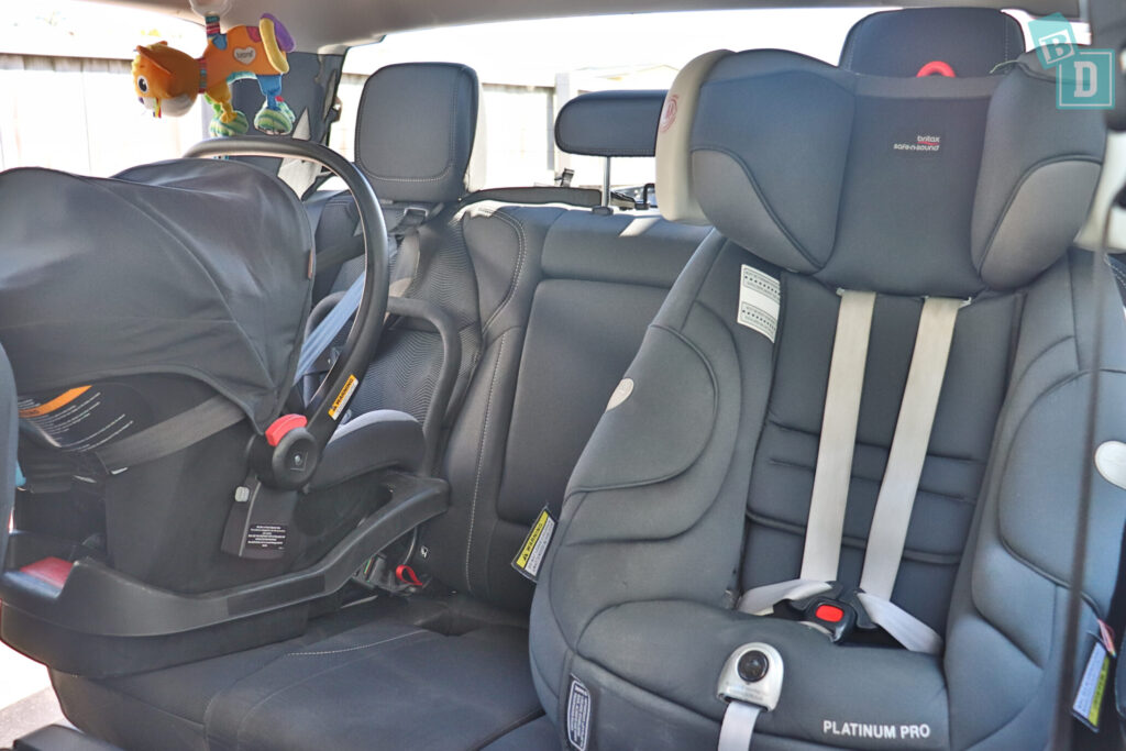 Isuzu D-Max 2021 with two child seats installed