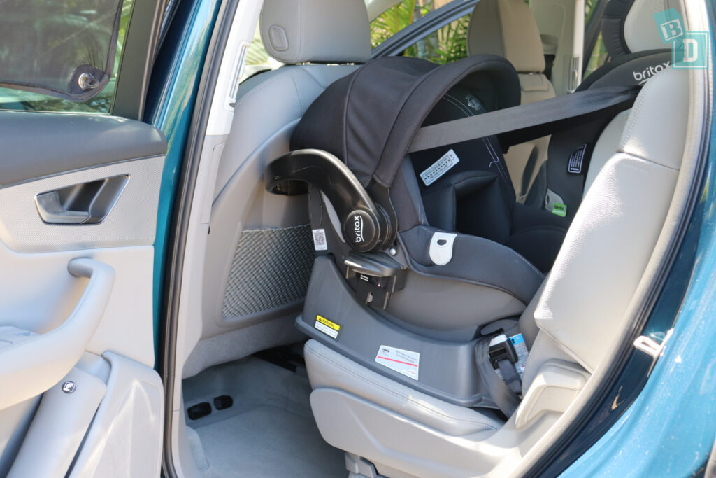 2021 Audi Q7 legroom with rear facing infant capsule child seats in the second row