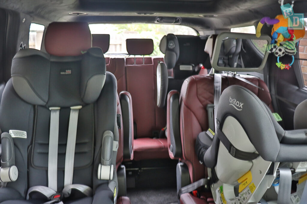 2021 Hyundai Palisade Highlander with child seats installed in rows 2 and 3