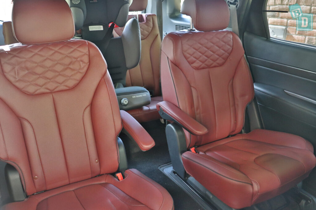 2021 Hyundai Palisade Highlander with child seat in third row
