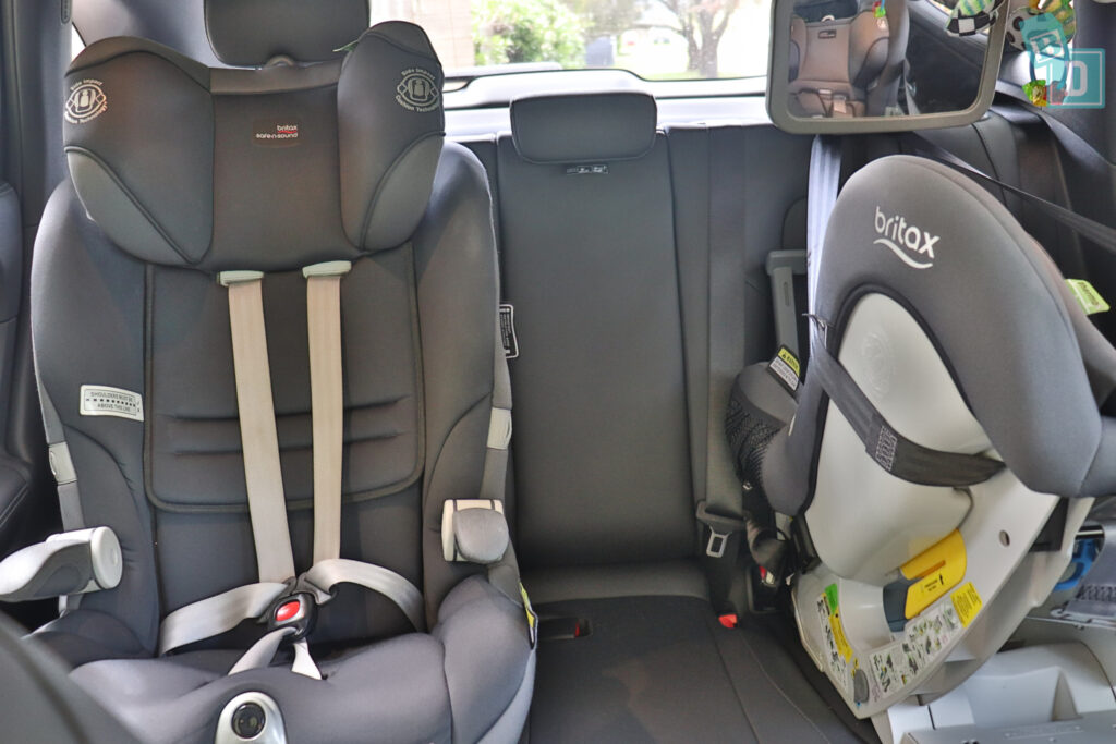 2021 Mercedes-Benz GLA 250 with two child seats installed