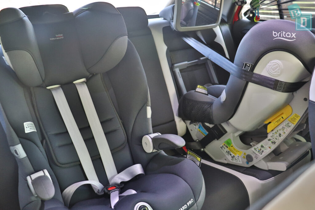 2021 Volkswagen T-Roc Sportline with two child seats installed in the second row