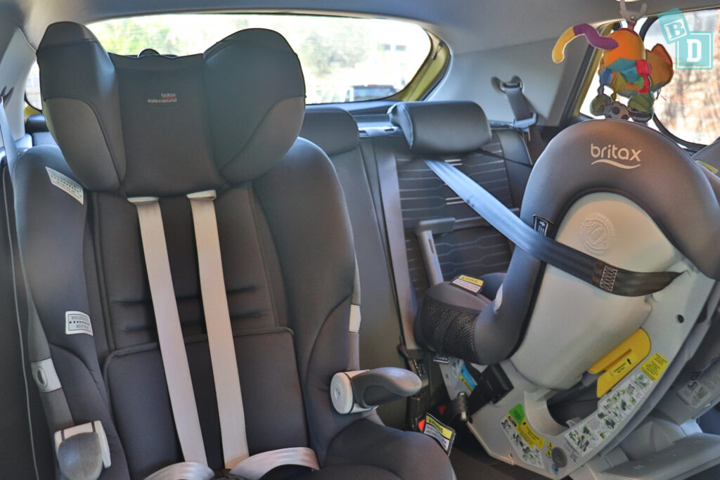 2021 Kia Stonic GT Line with two child seats installed in the second row