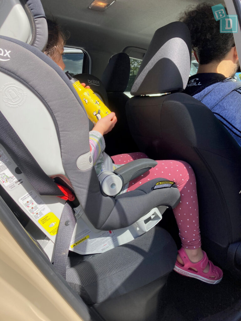 2021 Toyota Yaris legroom with forward-facing child seats installed in the second row