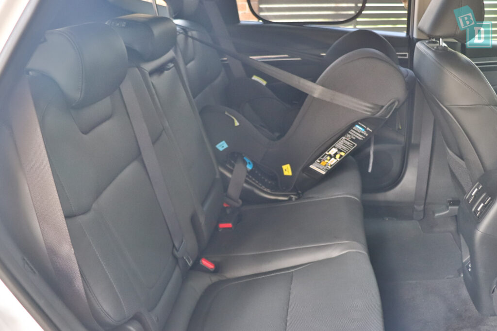 2021 Hyundai Tucson Elite legroom with rear-facing child seats installed in the second row