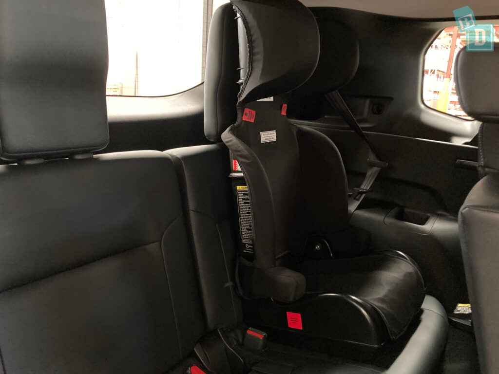 2022 Mitsubishi Outlander with booster seat in third row