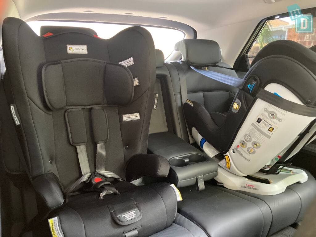 2022 Hyundai Ioniq 5 space between two child seats installed in the second row