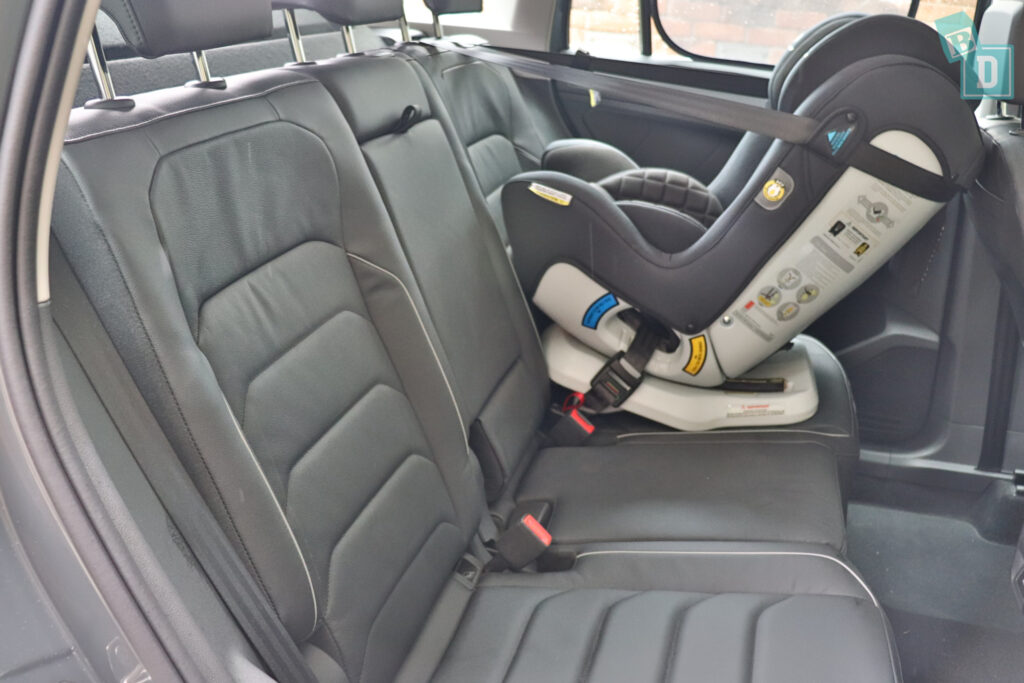 2022 Volkswagen Tiguan GT Line legroom with rear-facing child seats installed in the second row