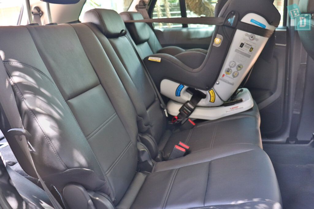 2021 Ford Everest Trend 4WD legroom with rear-facing child seats installed in the second row