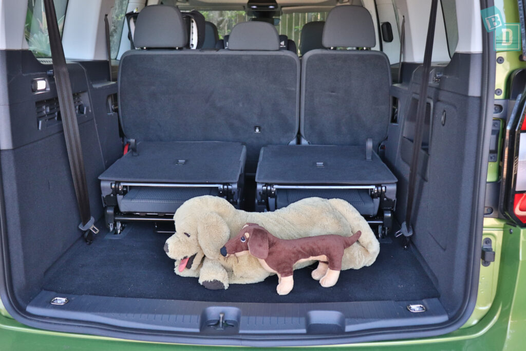 2022 VW Caddy People Mover boot space for dogs with two rows of seats in use
