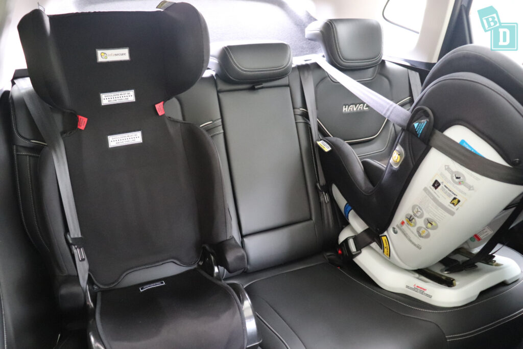 2022 GWM Haval Jolion Hybrid space between two child seats installed in the second row