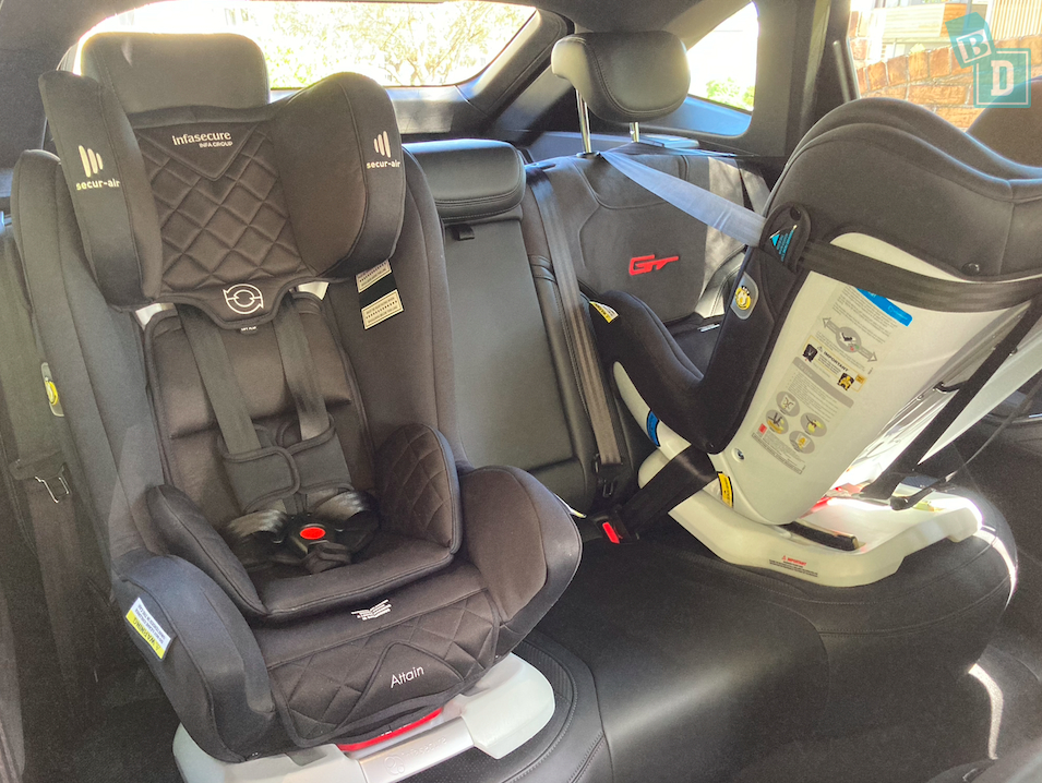 2023 Haval H6 GT space between two child seats installed in the second row 