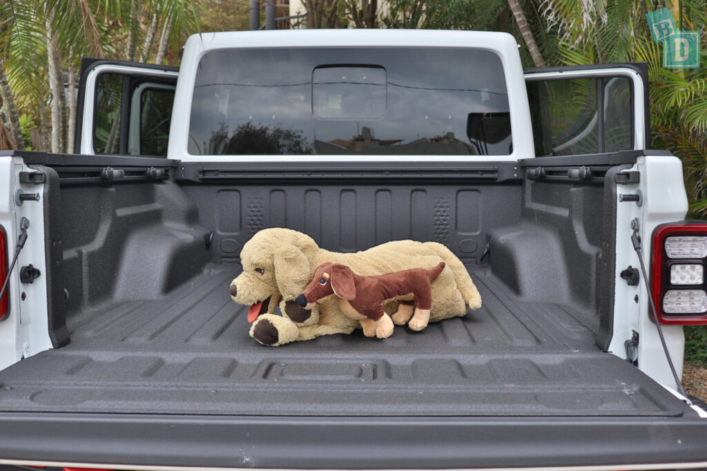 2023 Jeep Gladiator Rubicon space for dogs