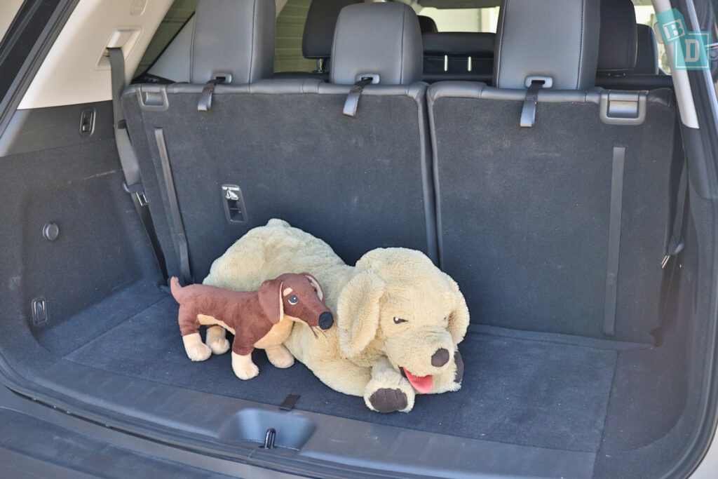 2023 Nissan Pathfinder Ti boot space for dogs with all three rows in use