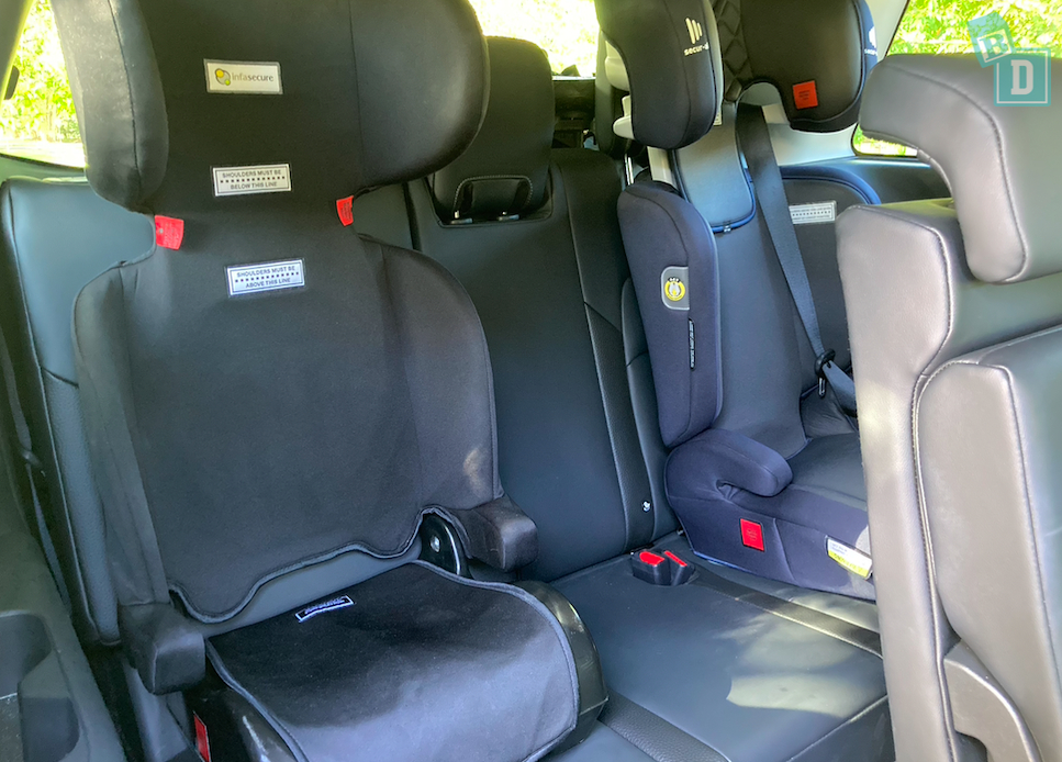 2023 Nissan Pathfinder Ti with two child seats installed in the third row 
