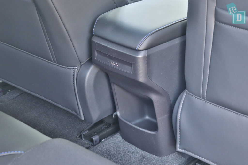2019 MG4 center console.