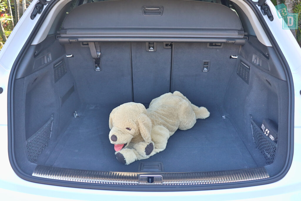 2023 Audi Q5 boot space for dogs with two rows of seats in use
