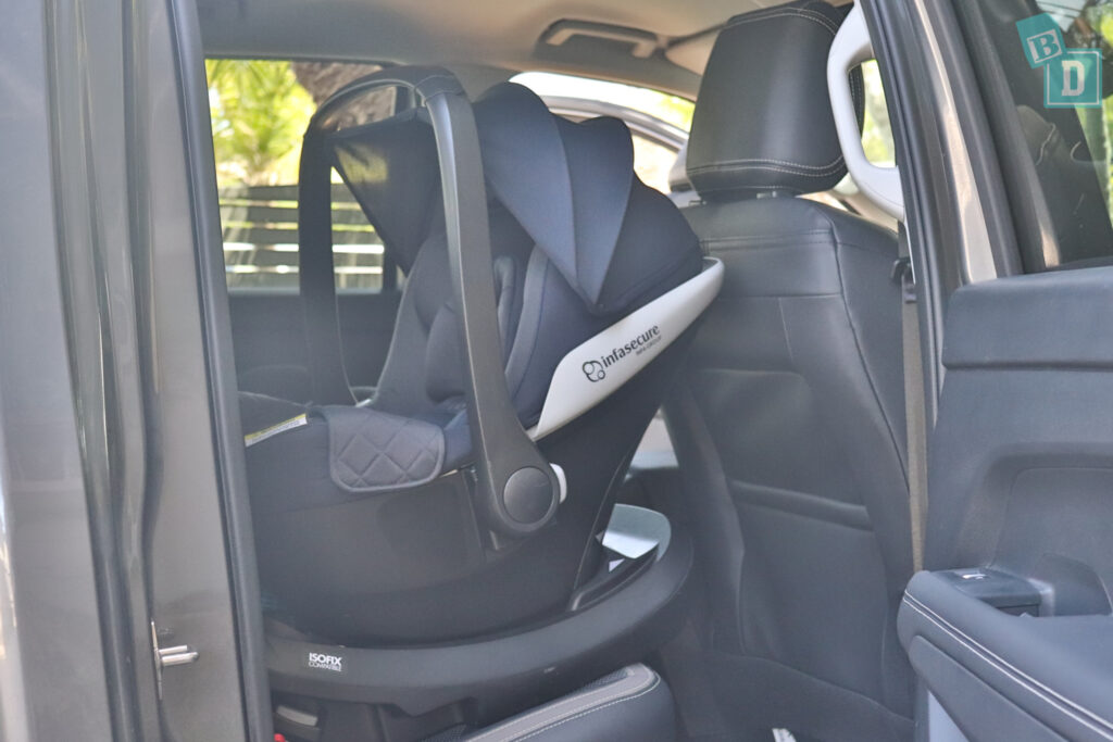 2023 Volkswagen Amarok legroom with rear-facing child seats installed in the second row
