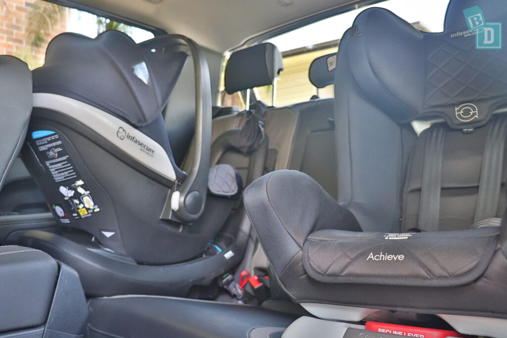 2023 Volkswagen Amarok space between two child seats installed in the second row

