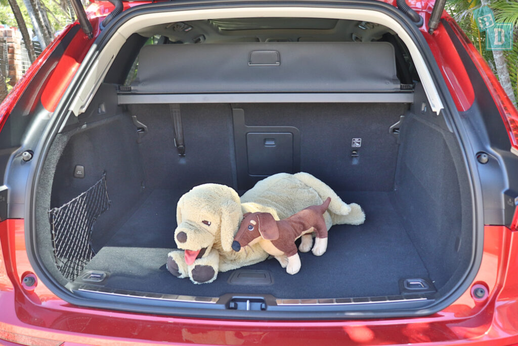 2024 Volvo XC60 boot space for dogs with two rows of seats in use
