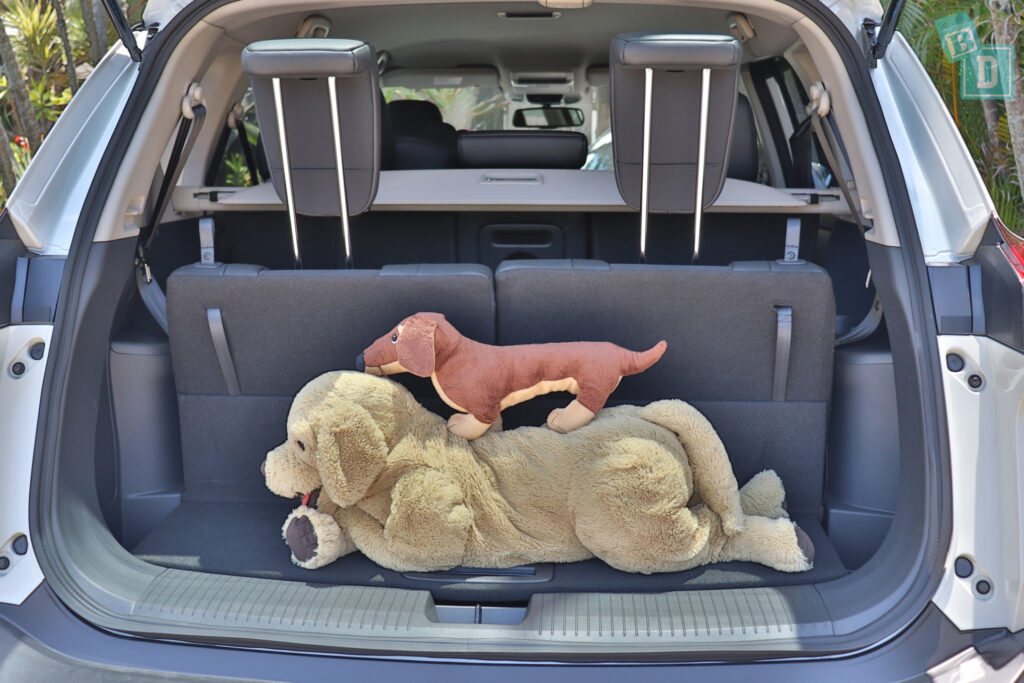 2023 Nissan X-Trail seven-seater boot space for dogs with two rows of seats in use

