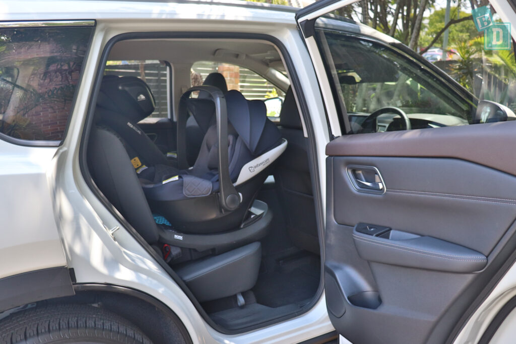 2023 Nissan X-Trail seven-seater legroom with rear-facing child seats installed in the second row
