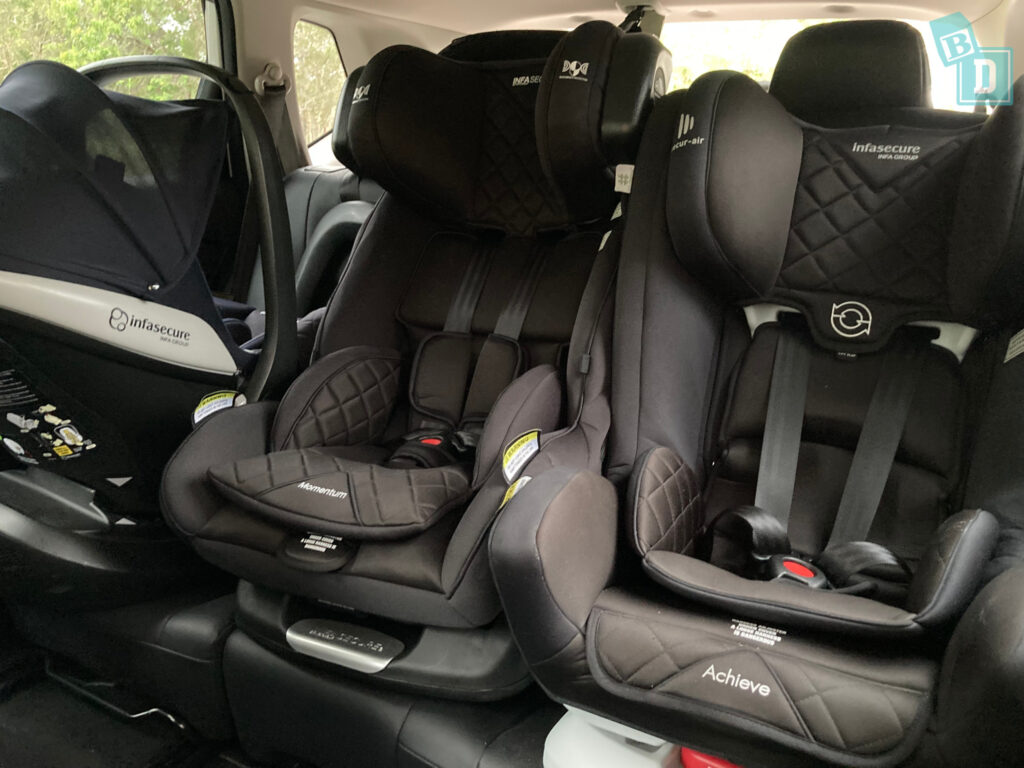 2023 Nissan X-Trail seven-seater with three child seats installed in the second row
