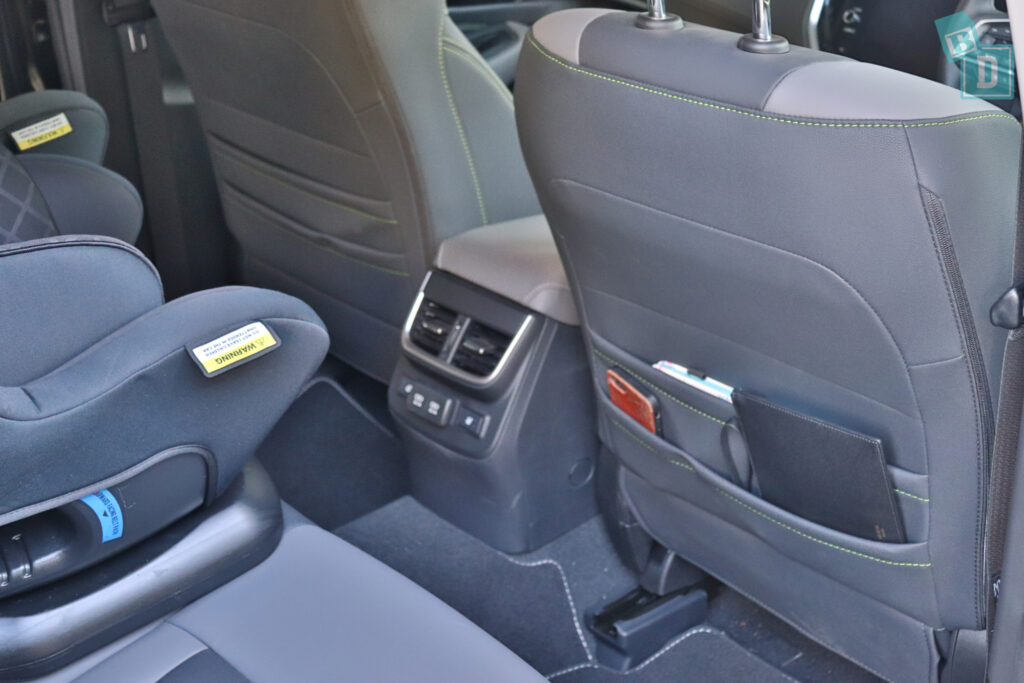 Subaru Outback Sport XT legroom with forward-facing child seats installed in the second row
