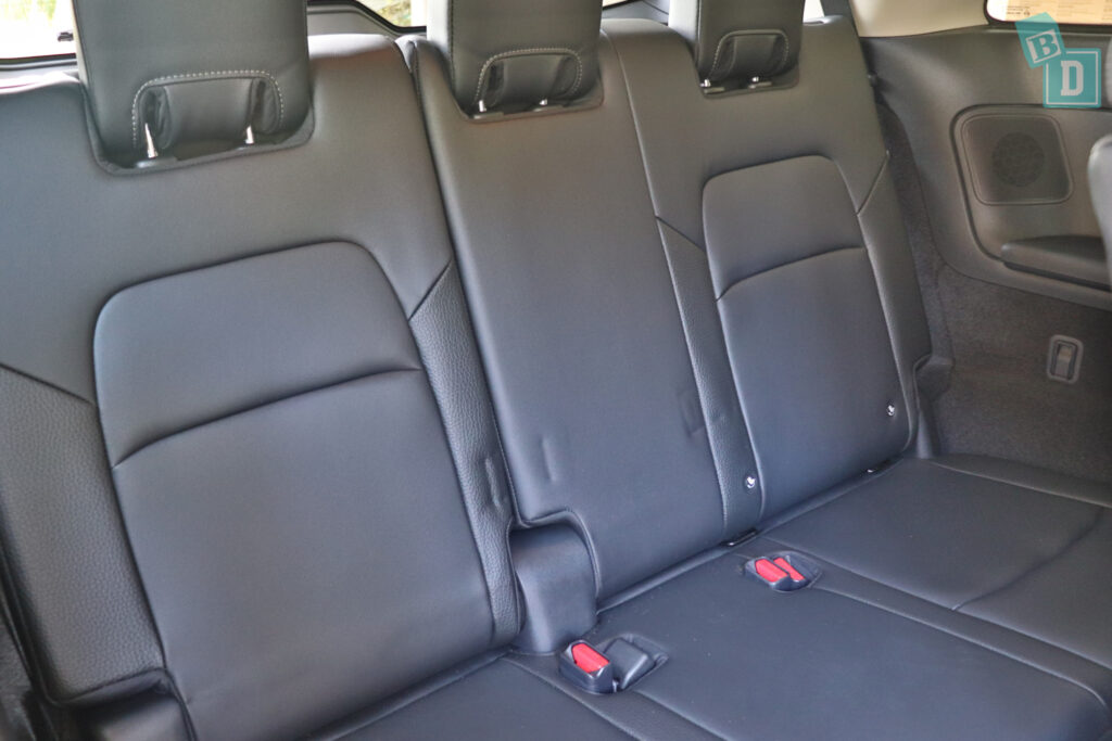 2024 Nissan Pathfinder Ti ISOFIX child seat anchorages in the second row
