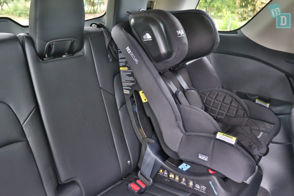 2024 Nissan Pathfinder Ti with child seat installed in the third row
