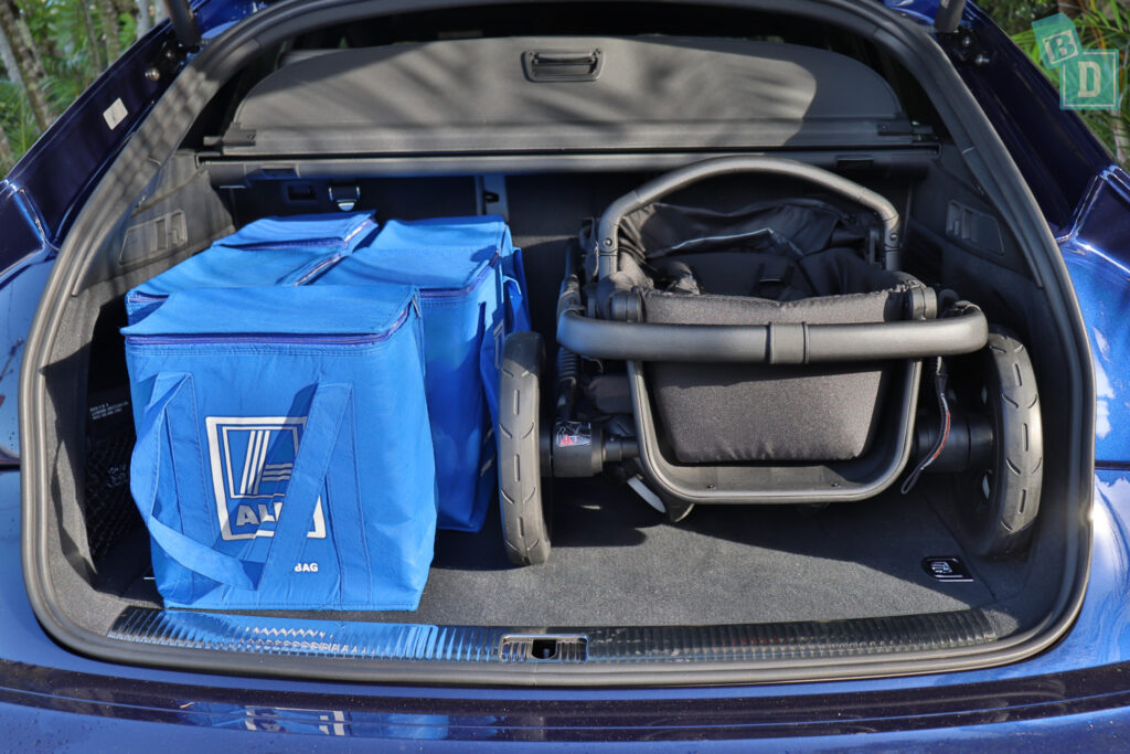 2024 Audi Q5 Sportback PHEV boot space for shopping with single stroller pram if two rows of seats are in use 