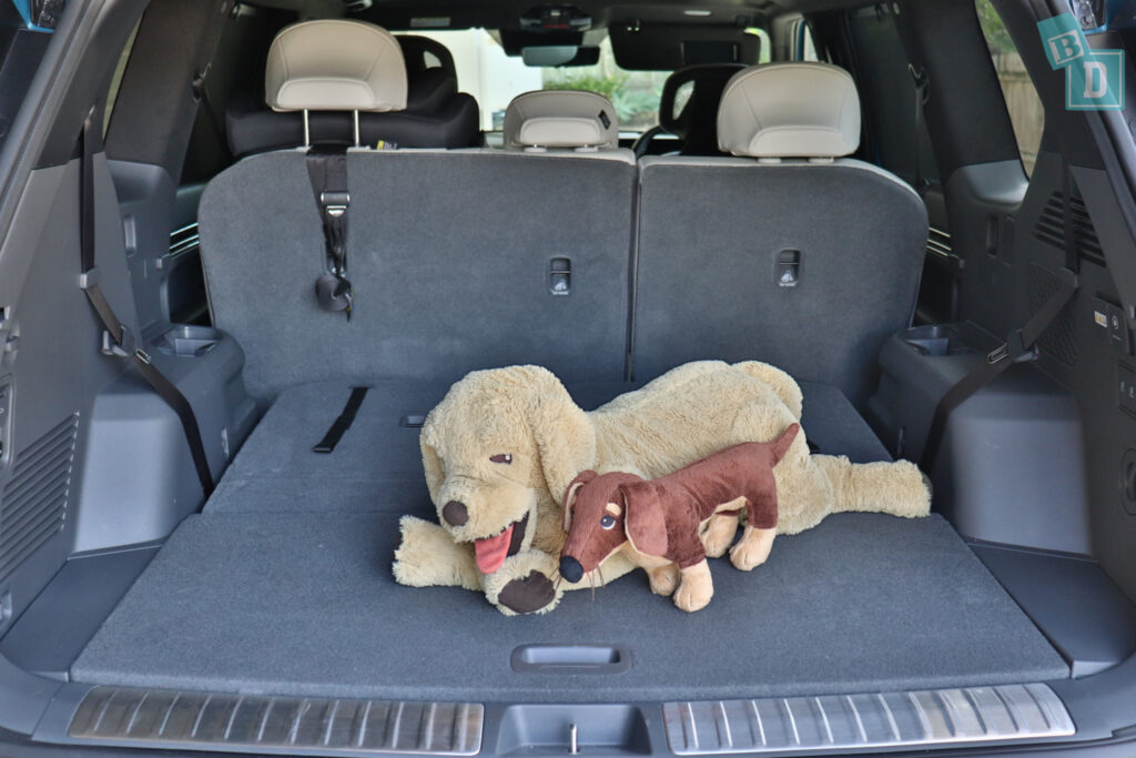 2024 Kia EV9 GT-Line boot space for dogs with two rows of seats in use
