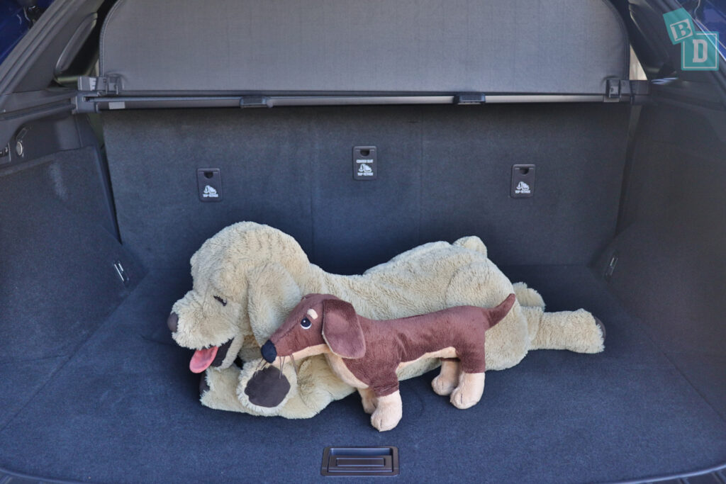 2024 Lexus RX350 F-Sport boot space for dogs with two rows of seats in use
